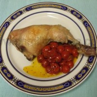 Pollo asado con tomatitos confitados