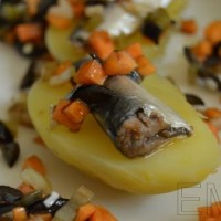 Montaditos de patata y sardina