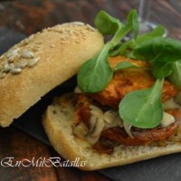 Hamburguesa doble gourmet de tofu a la vasca y Natursoy