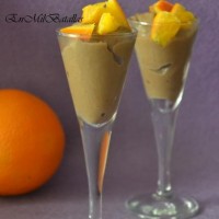 Copitas de crema de chocolate y naranja en almíbar