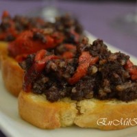 Montaditos de morcilla de Burgos y piquillos