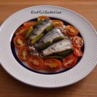 Ensalada de sardinas sobre trigo sarraceno